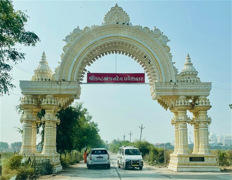 Entry gate of Sanranpur Hanumanji temple &copy;Sagar Chauhan