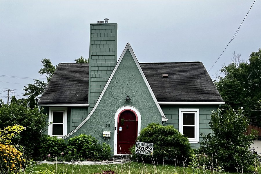 House on Orchard Street &copy;Dennis Sparks