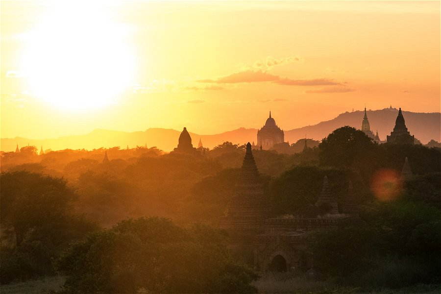 Bagan &copy;Gerald Sch&ouml;mbs