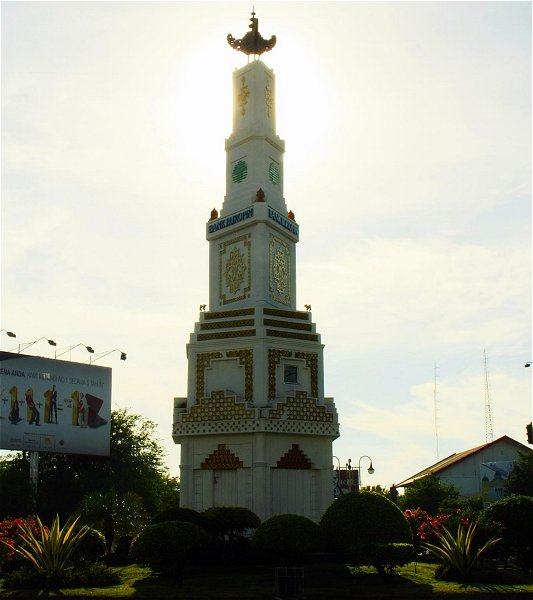 Tugu Kota &copy;Fitri Agung