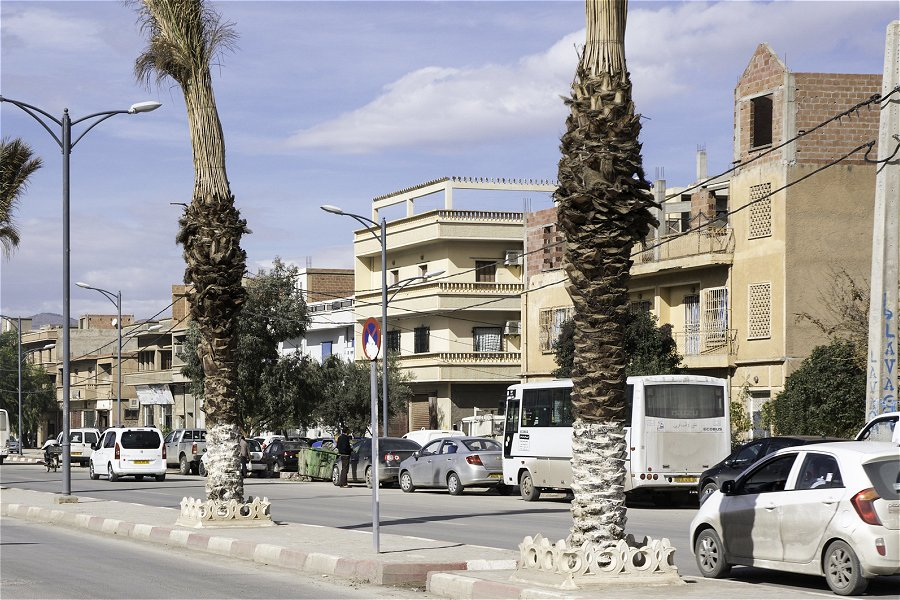 Batna &copy;Dan Sloan