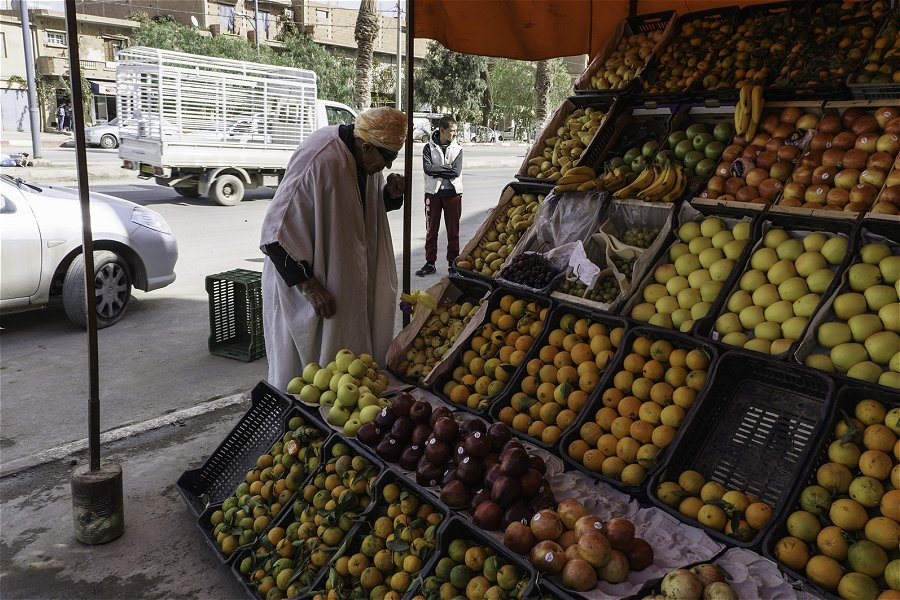 Fruit shop &copy;Dan Sloan