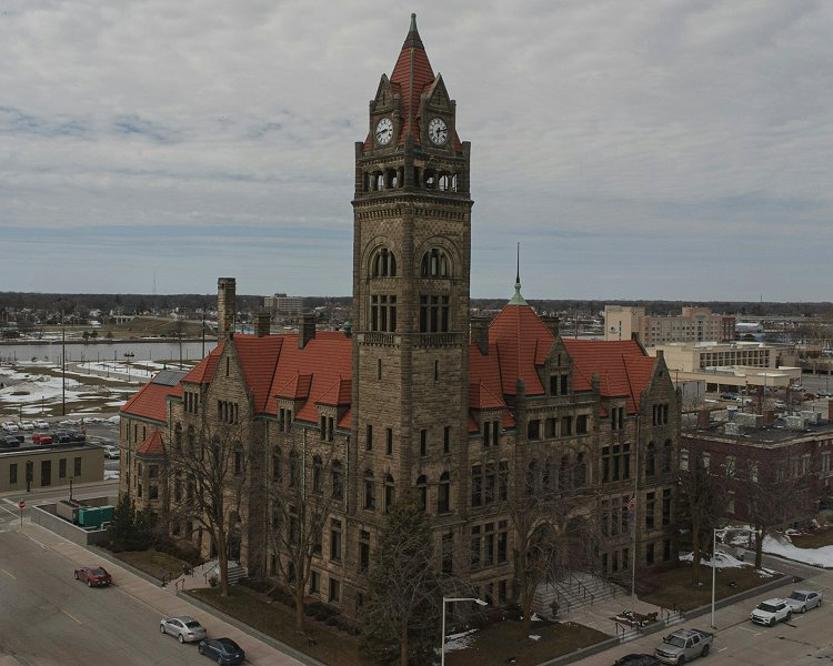 Bay City &copy;Jacob Skowronek