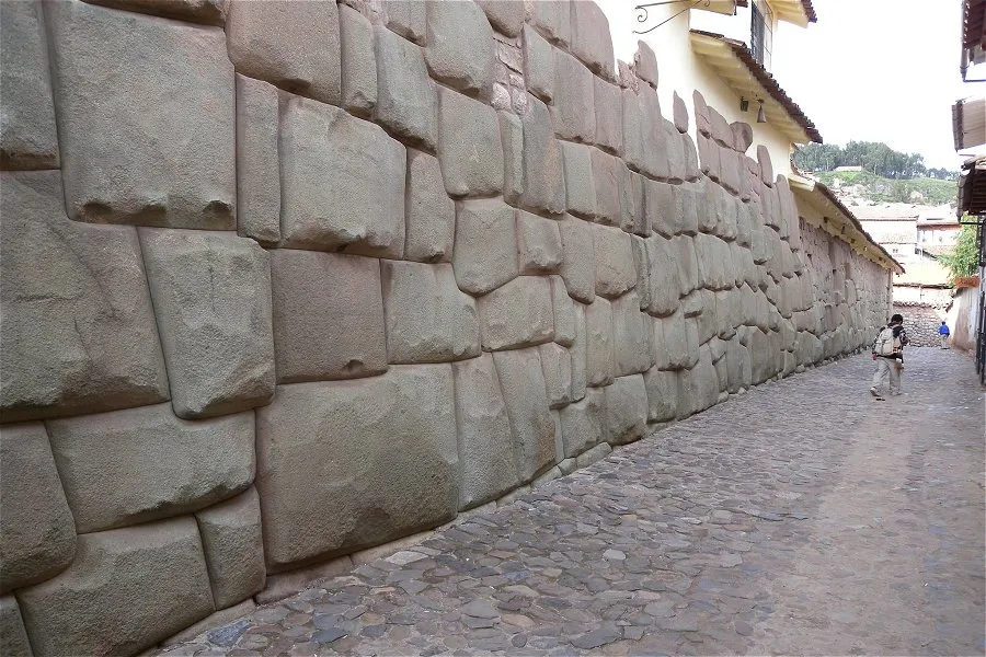 Inca foundations &copy;Ryan McFarland