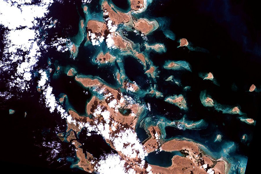 Dahlak Archipelago &copy;Coordena&ccedil;&atilde;o-Geral de Observa&ccedil;&atilde;o da Terra/INPE