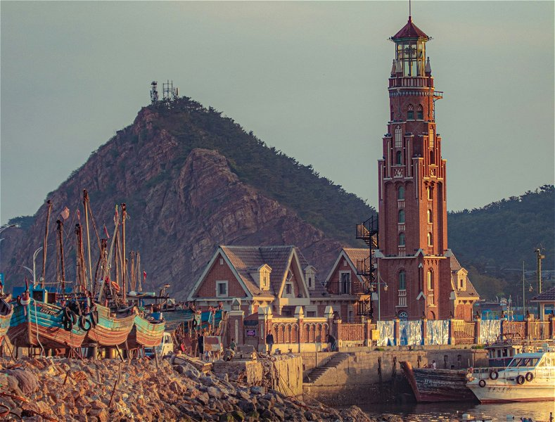 Dalian &copy;Fred Moon