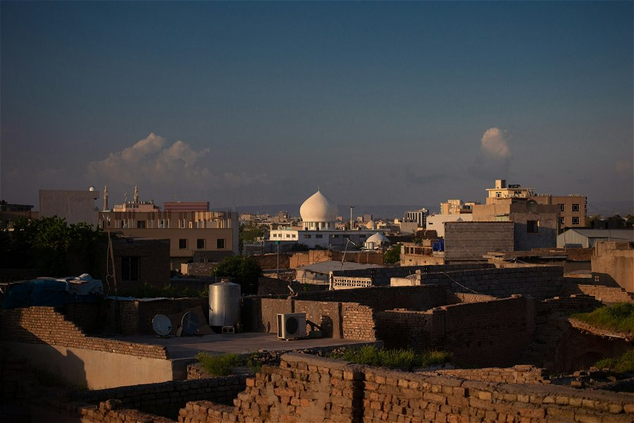 Erbil &copy;Levi Meir Clancy
