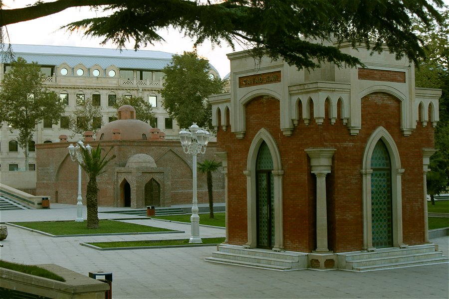Chokak Bath and Javad Khan's Tomb &copy;Urek Meniashvili