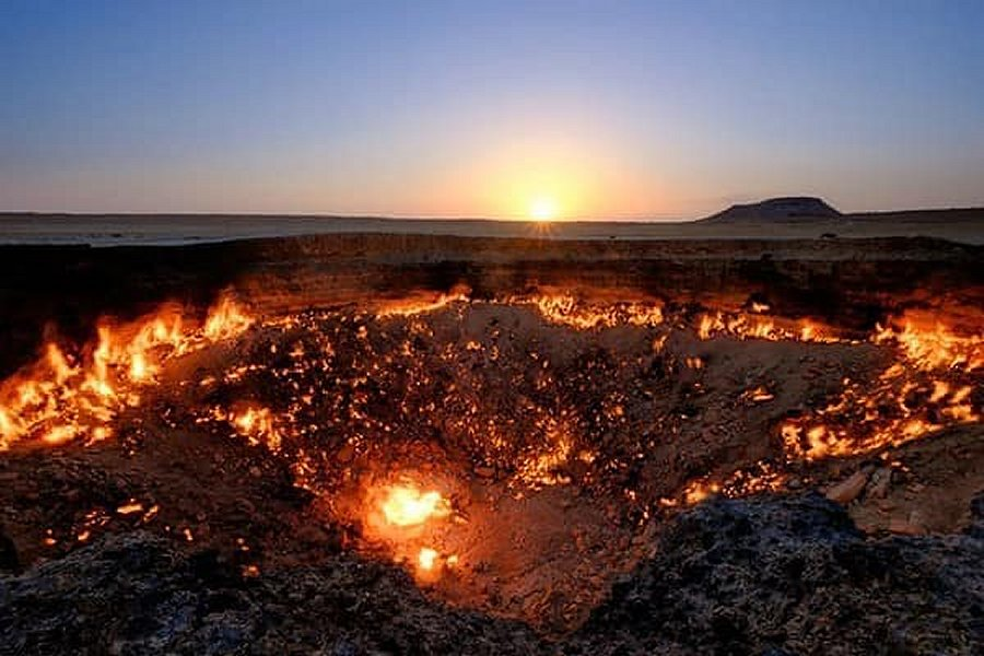 Darvaza Gas Crater &copy;Hotel Kaesong