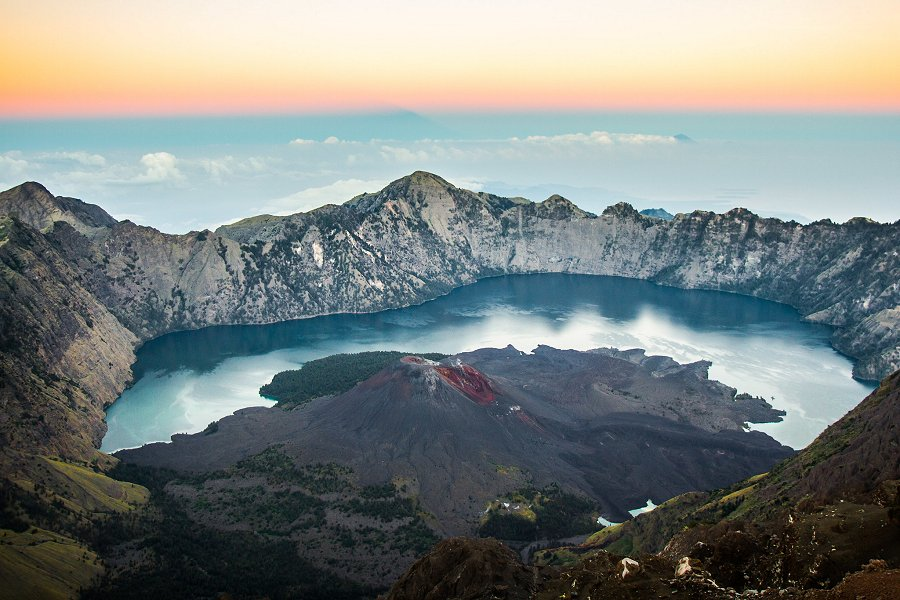 Mount Rinjani &copy;C&eacute;sar Gonz&aacute;lez Palomo