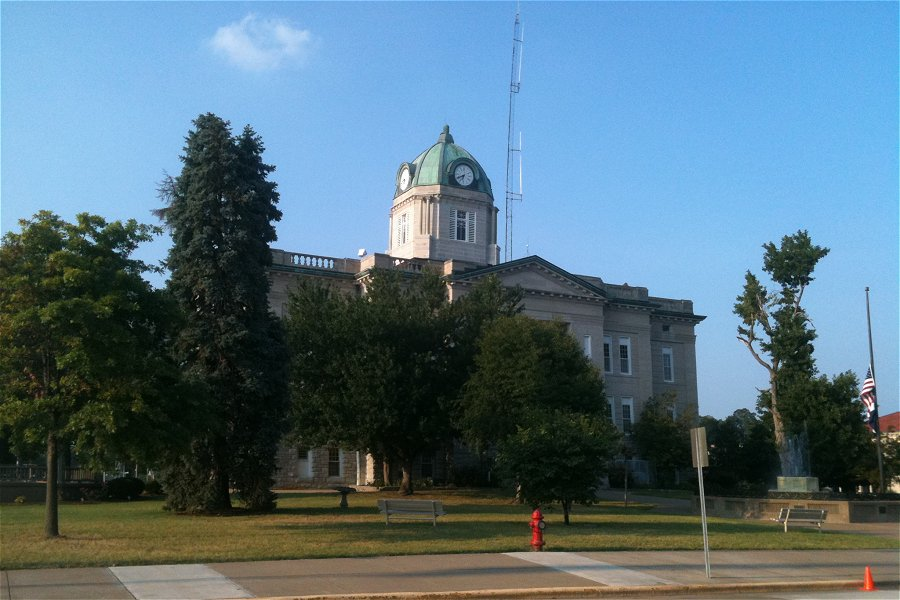Cape Girardeau County Courthouse &copy;Zzyxzaa26