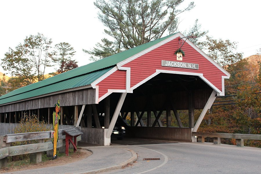 Honeymoon Bridge &copy;Robert Linsdell