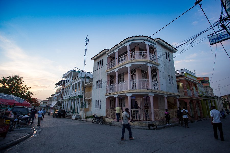 Jacmel &copy;L&euml;a-Kim Ch&acirc;teauneuf