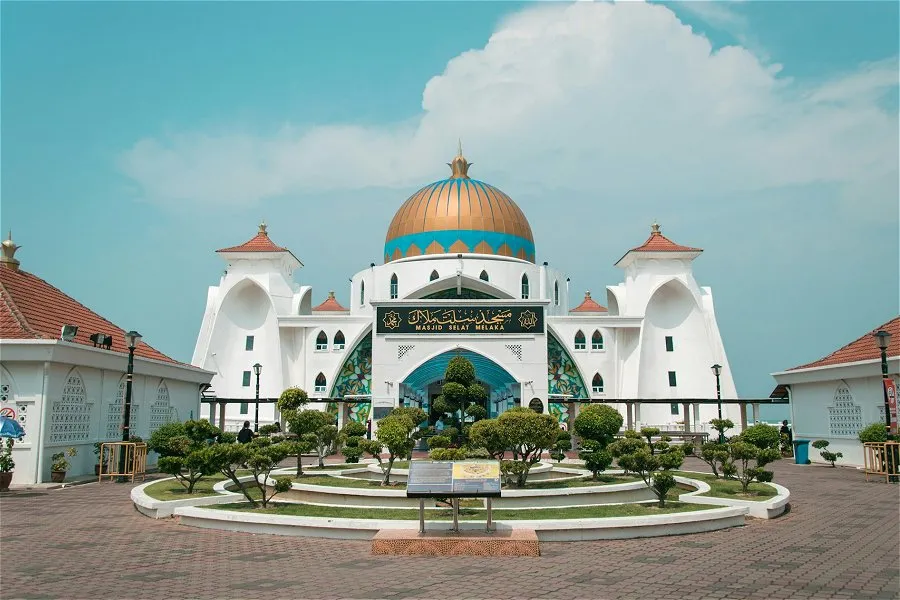 Masjid Selat Melaka &copy;Job Savelsberg