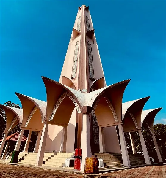 Monument &copy;Timothy Low