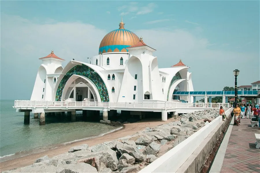Masjid Selat Melaka &copy;Job Savelsberg