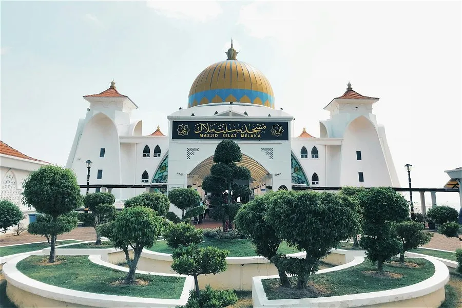 Masjid Selat Melaka &copy;Kuiye Chen