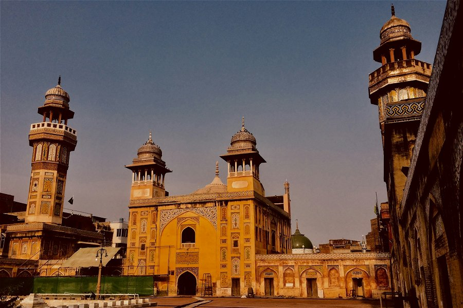 Lakar Mandi Bazaar &copy;Sharjeel Khalid
