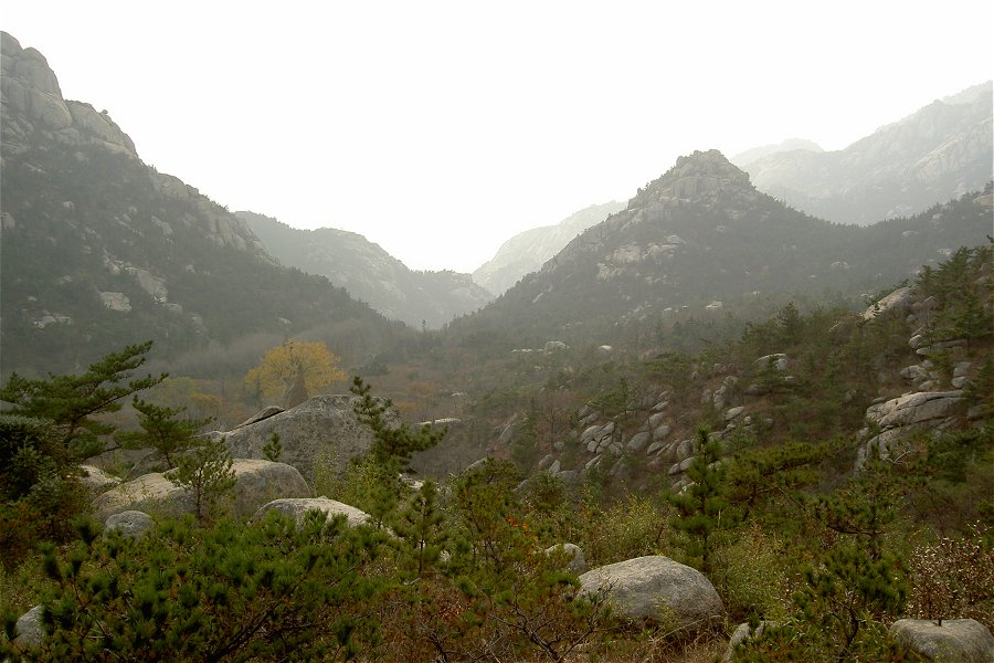 L&aacute;o Shān &copy;Sam Haldane