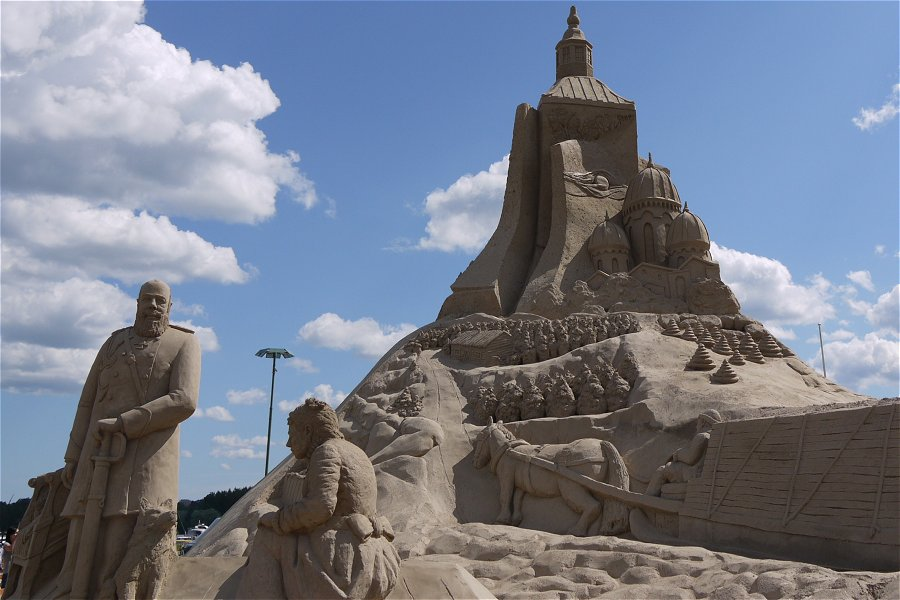 Sand castle 2011 &copy;Discovering Finland