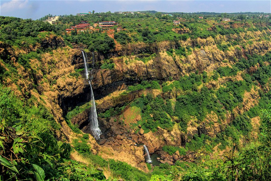 Lingamala Waterfall &copy;Karthik Easvur