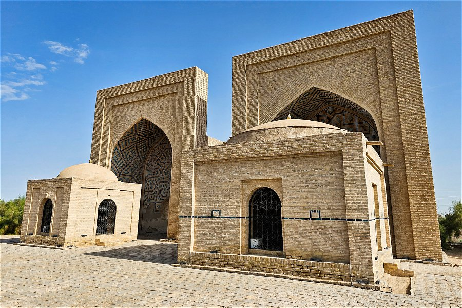 Mausoleums of Two Sahabi brothers, al-Aslamī and al-Ghifari &copy;Richard Mortel