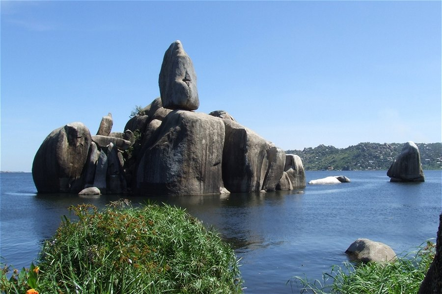 Bismarck Rock &copy;Jonathan Stonehouse