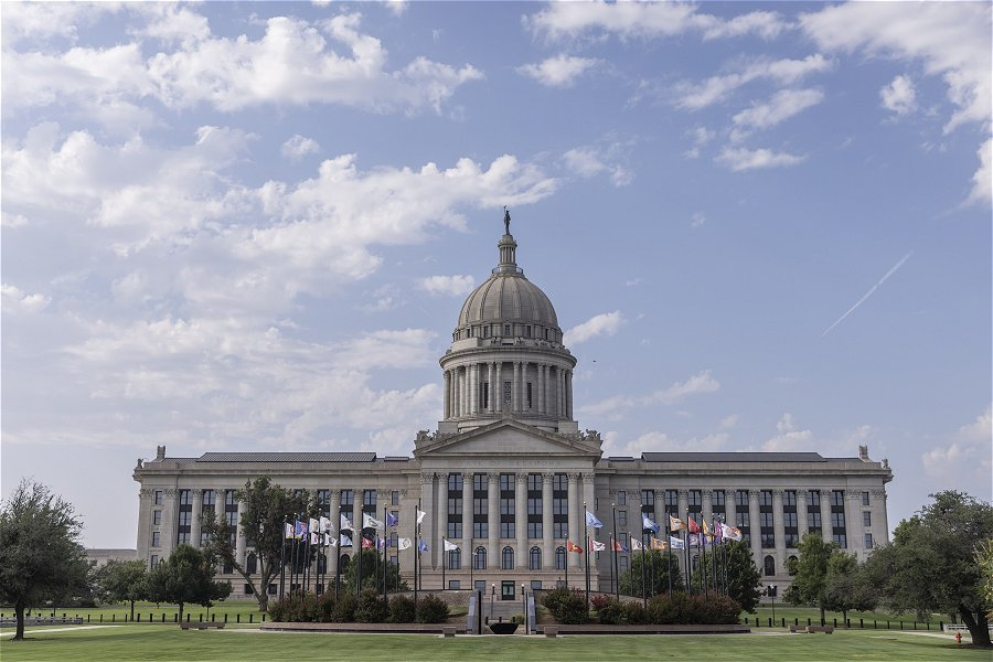 Oklahoma Capitol &copy;Oklahoma Legislative Services Bureau