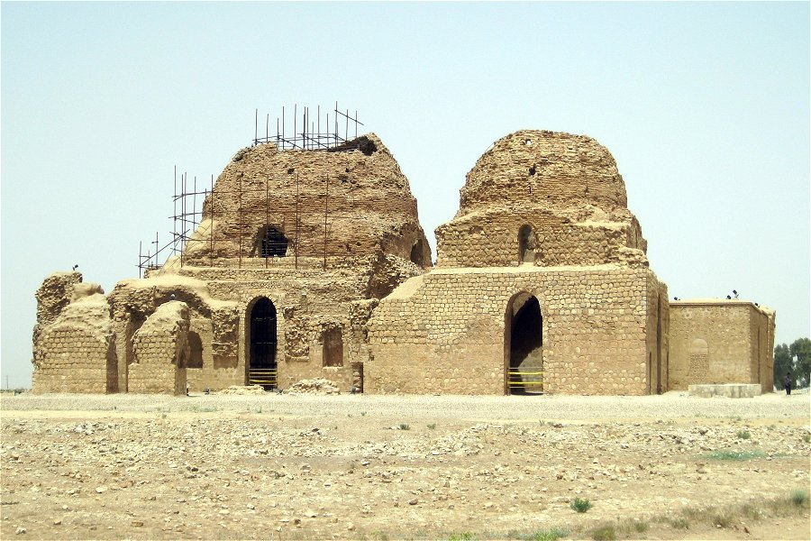Palace of Sarvestan &copy;Nick Taylor