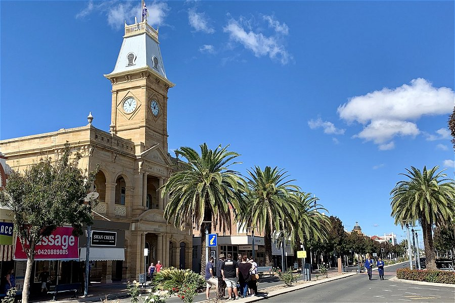 Warwick Town Hall on Palmerin Street &copy;Chris Olszewski