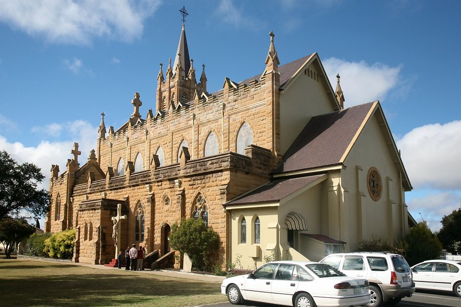 St. Mary's Catolic Church &copy;Bert Knottenbeld