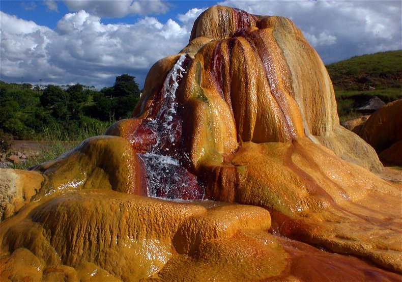Analavory Geyser
