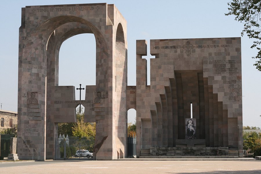 Echmiadzin Memorial ©Arthur Chapman Echmiadzin Memorial